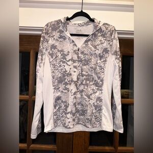 EUC Huk Women's Size Large Gray and White Long Sleeve Top Fishing Boating DriFit